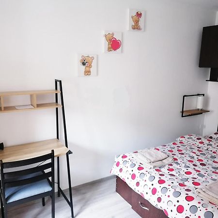 Romanilor - Studio First Floor Deva Bagian luar foto