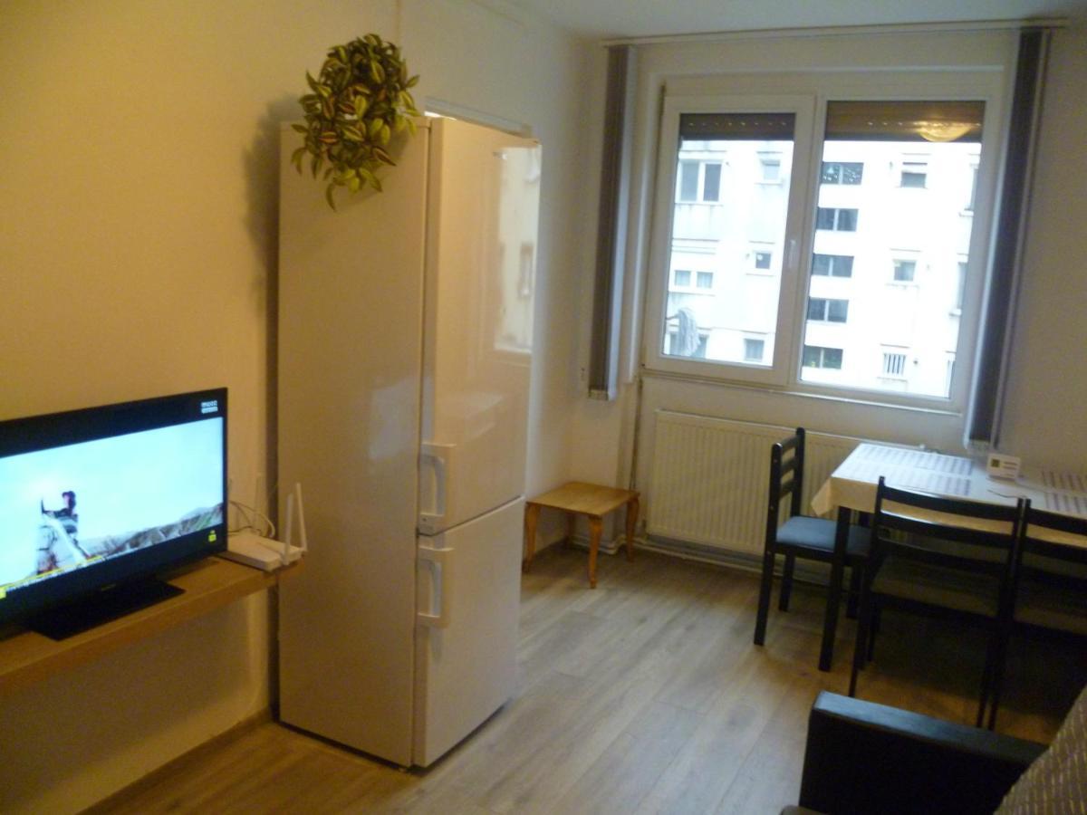 Romanilor - Studio First Floor Deva Bagian luar foto
