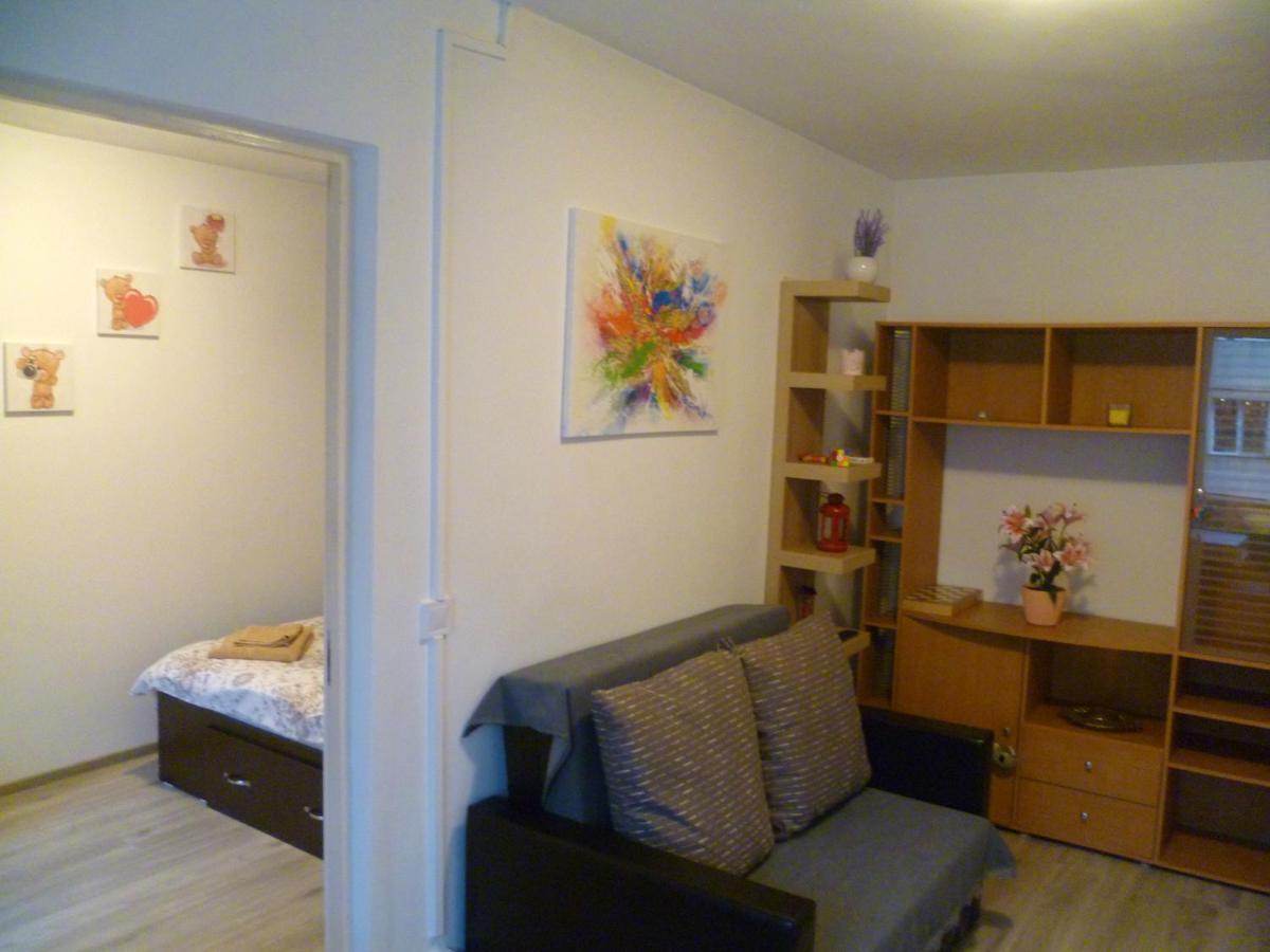 Romanilor - Studio First Floor Deva Bagian luar foto