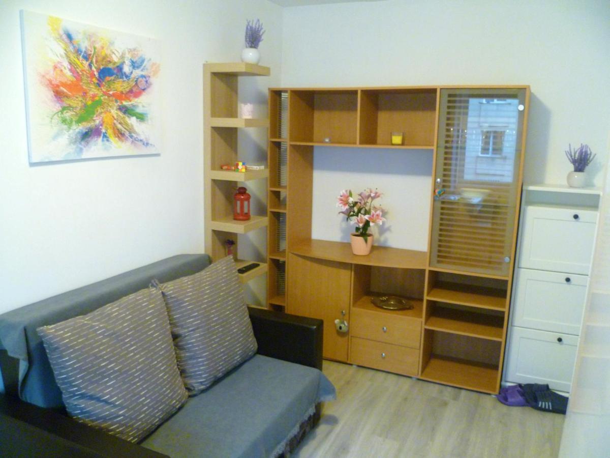 Romanilor - Studio First Floor Deva Bagian luar foto